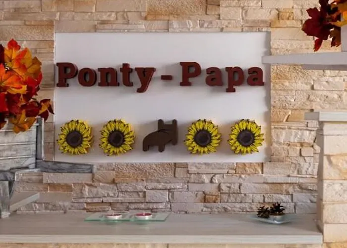 Ponty-papa Rendezvenyhaz Aparthotel *